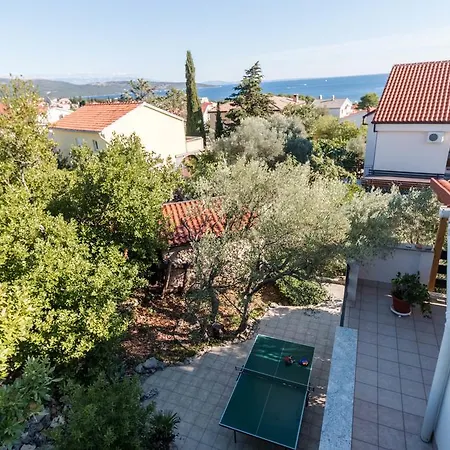 Surfer's Lodge, Nature Driven With Sauna * Krk Town