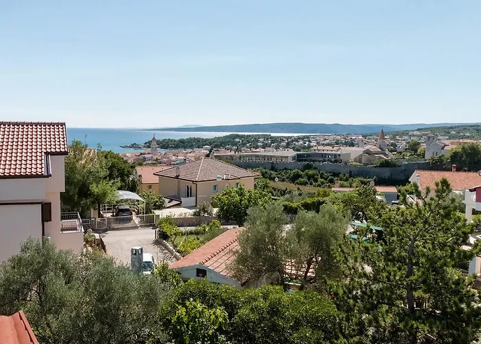 Surfer's Lodge, Nature Driven With Sauna * Krk Town