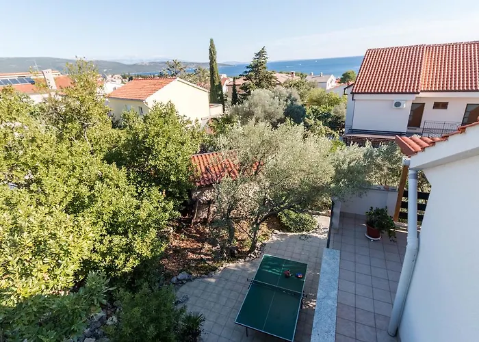 Surfer's Lodge, Nature Driven With Sauna * Krk Town
