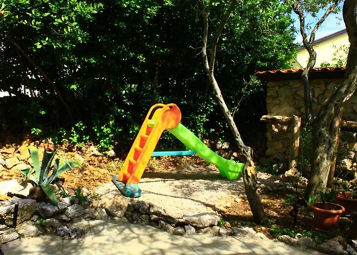 Surfer's Lodge, Nature Driven With Sauna * Krk Town
