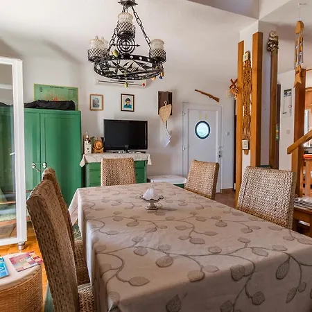 Apartament Surfer's Lodge, Nature Driven With Sauna Krk Town
