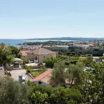 Surfer's Lodge, Nature Driven With Sauna * Veglia