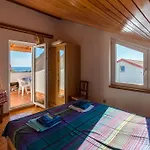 Surfer's Lodge, Nature Driven With Sauna