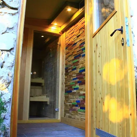 Surfer's Lodge, Nature Driven With Sauna Veglia