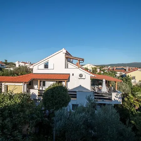 Surfer's Lodge, Nature Driven With Sauna Apartment Krk Town