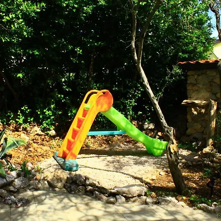 Surfer's Lodge, Nature Driven With Sauna * Krk Town